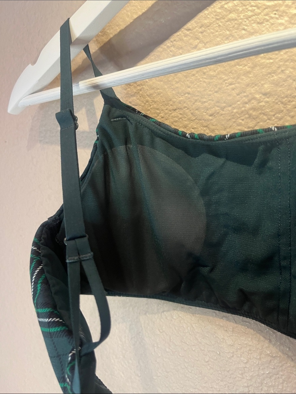 Victoria’s Secret PINK Women’s Strappy Tartan Plaid Green Sports Bra Medium - Picture 8 of 12